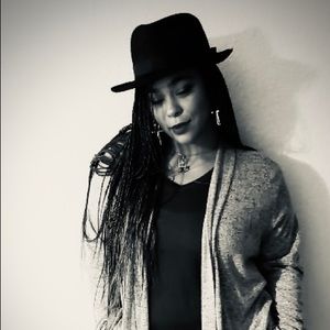 Meet your Posher, Iesha